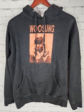 Woosung Moth Tour graphic pullover hoodie